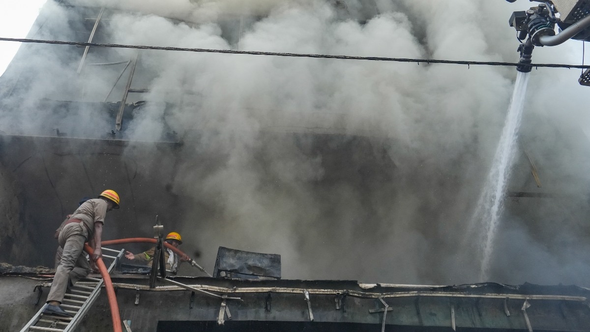 Lucknow fire, Aliganj building blaze: single exit and smoke trap leave 15 dead Lucknow fire, Aliganj building blaze: single exit and smoke trap leave 15 dead