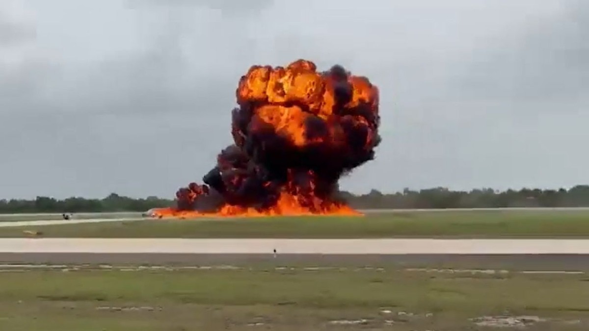 Video: Private jet crashes, bursts into flames during emergency landing; 2 dead