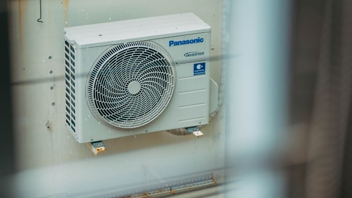 Gen Z employees' 'bold' response to broken down office AC leaves internet impressed