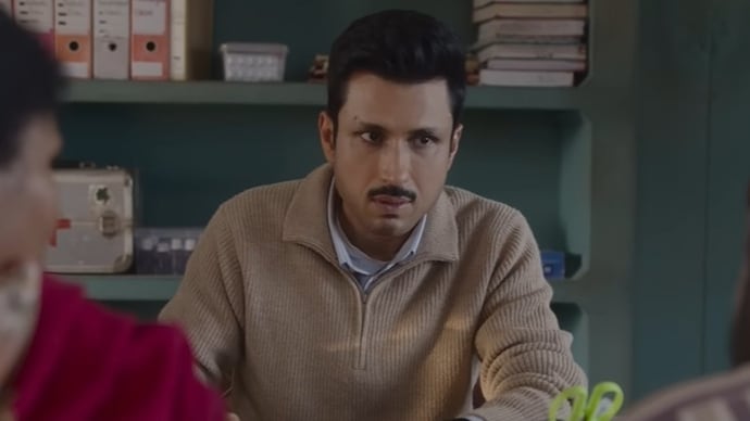 Amol Parashar headlines rural drama Gram Chikitsalay. (Credit: Screen Grab/ Prime Video) Gram Chikitsalay
