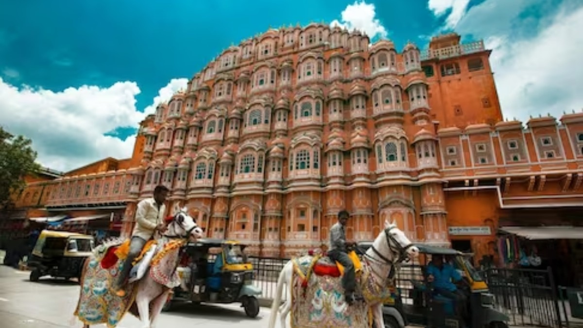 What keeps Hawa Mahal cool in 45°C heat? Home cooling tips from a 225-year-old design