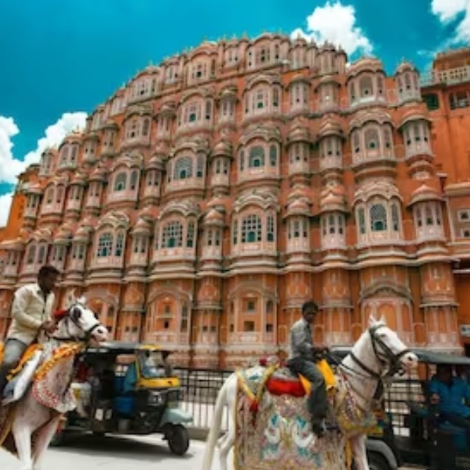 What keeps Hawa Mahal cool in 45°C heat? Home cooling tips from a 225-year-old design