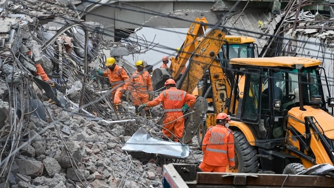 Delhi building collapse