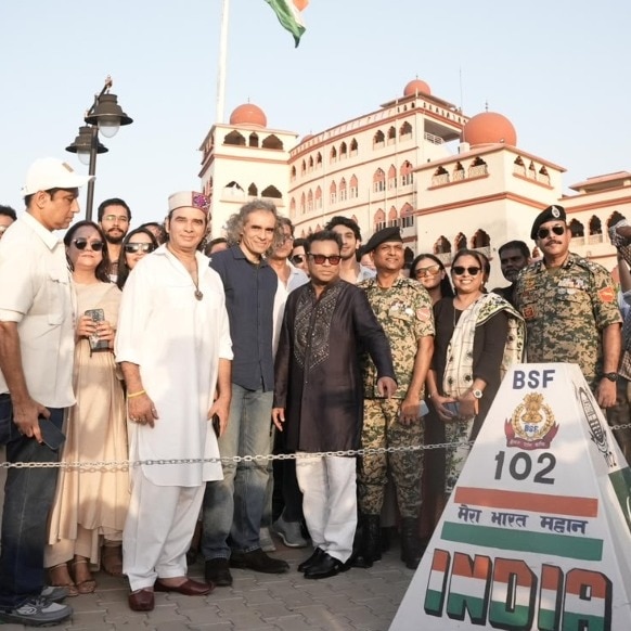 Pakistani fan travels 20 km to meet Imtiaz Ali, AR Rahman at border, shares note