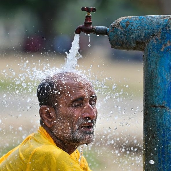 South India to witness heavy drizzle on Monday, North to sizzle