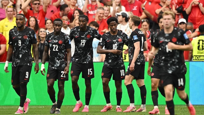 Ismael Kone Injury Overshadows Canada s 6 0 World Cup Win Against Qatar ismael-kone-injury-overshadows-canada-s-6-0-world-cup-win-against-qatar