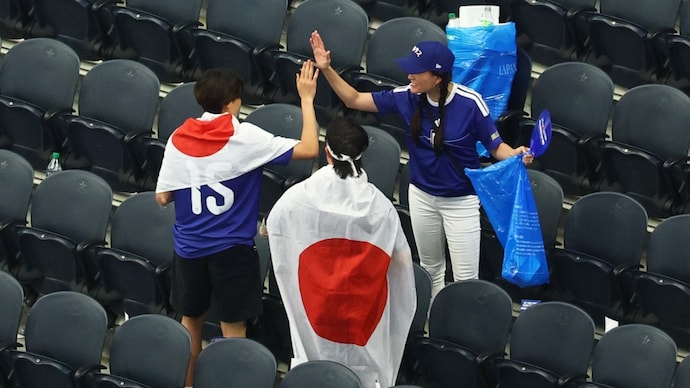 Japan football team fans