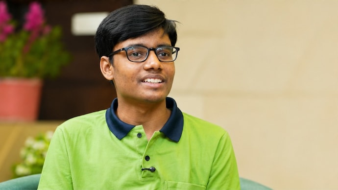 JEE Advanced 2026 Results Declared: Delhi's Shubham Kumar Tops Exam With 330/360, Over 56,000 Qualify - India Today