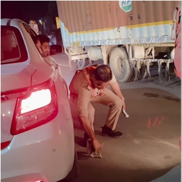 Uttarakhand cop stopped a car just in time. The rescue that followed is adorable