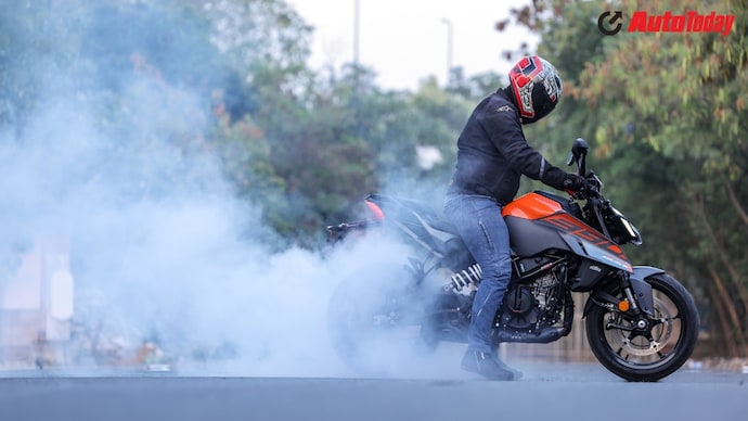 KTM 390 Duke review