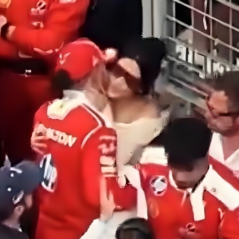 Lewis Hamilton’s Monaco kiss for Kim Kardashian steals the spotlight