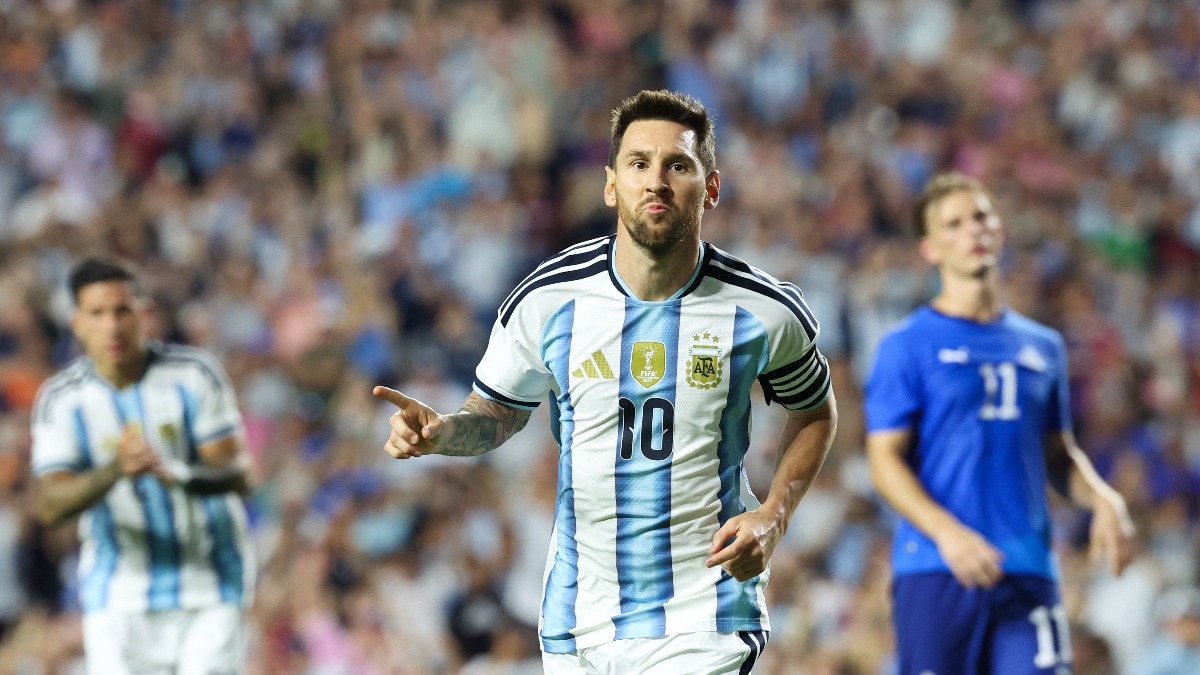Lionel Messi scores on comeback as Argentina cruis