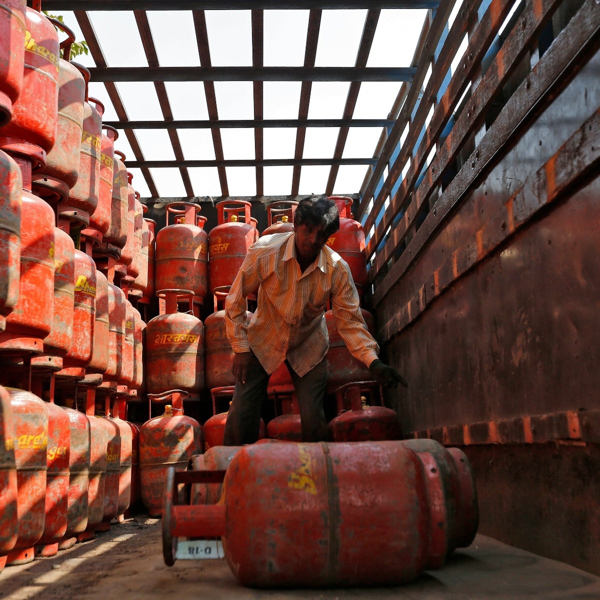 Ujjawala LPG subsidy down to first 4 refills amid conflict-driven crude price surge