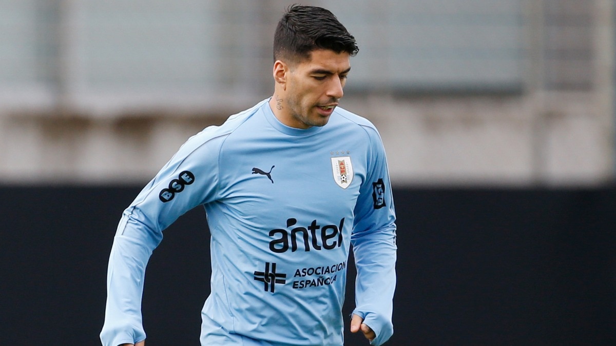 Luis Suarez left out of Uruguay World Cup squad as Valverde, Nunez make cut