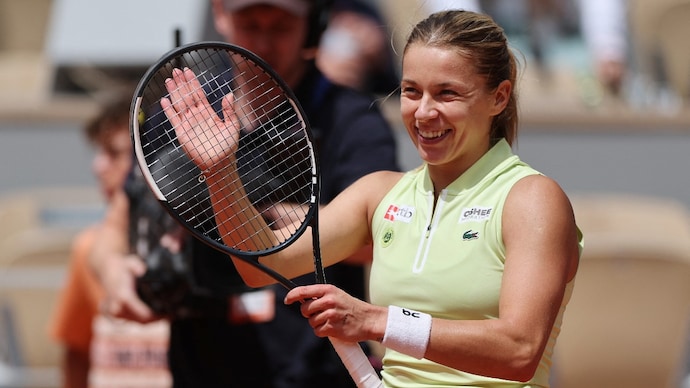 Maja Chwalinska beat Anna Kalinskaya in the French Open quarterfinals. Courtesy: Reuters Maja Chwalinska