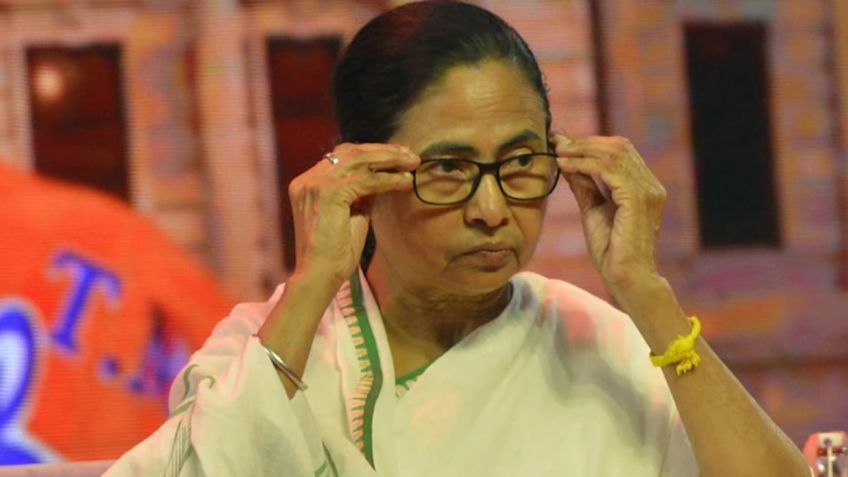 Mamata holds closed-door huddle with selected leaders amid TMC turmoil