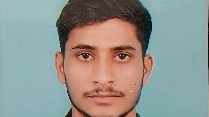 According to police and family members, Akanksha's brother, Manjeet, allegedly reached the spot and shot Shiv Kumar in the head at close range. Man shot dead outside wife's police exam centre