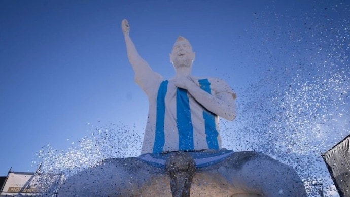 Messi statue in Cutral Co