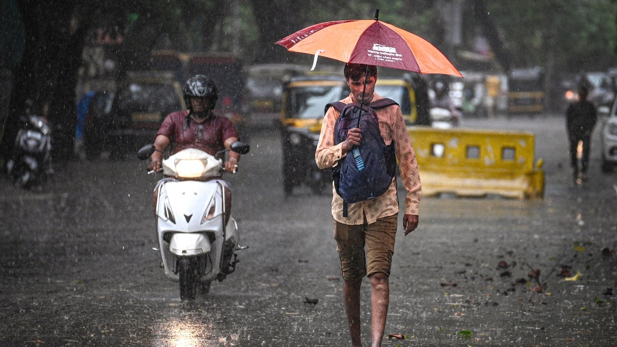 Monsoon knocks on Kerala's door, heat to dominate north on Thursday