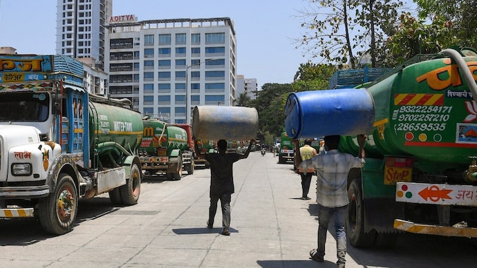 Water tankers now need OTPs in Mumbai to prevent theft Water tankers now need OTPs in Mumbai to prevent theft