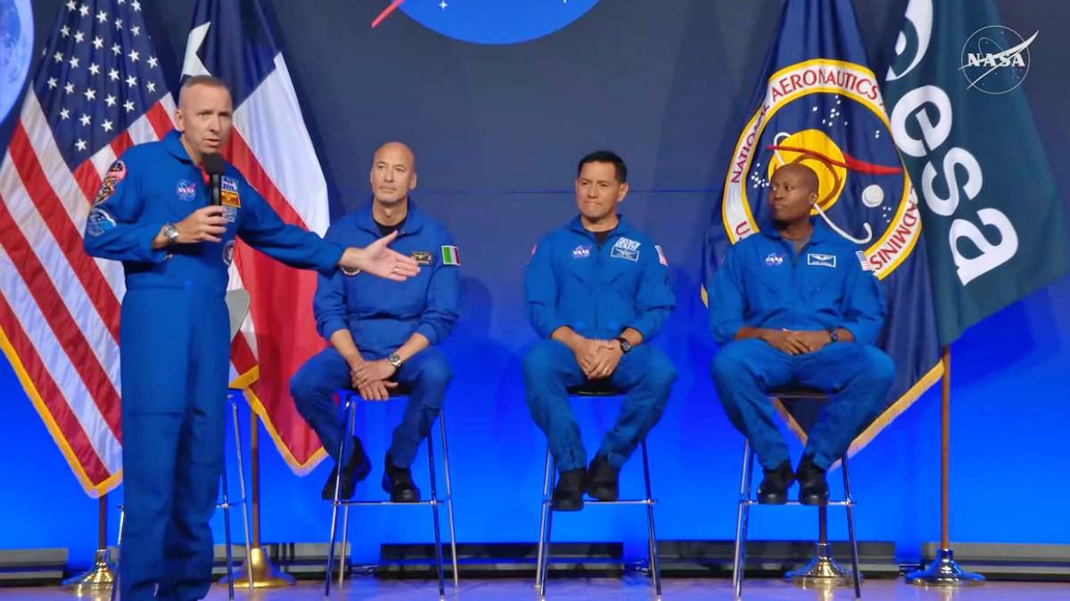 Test pilots, seasoned astronauts, surgeon: Meet Na