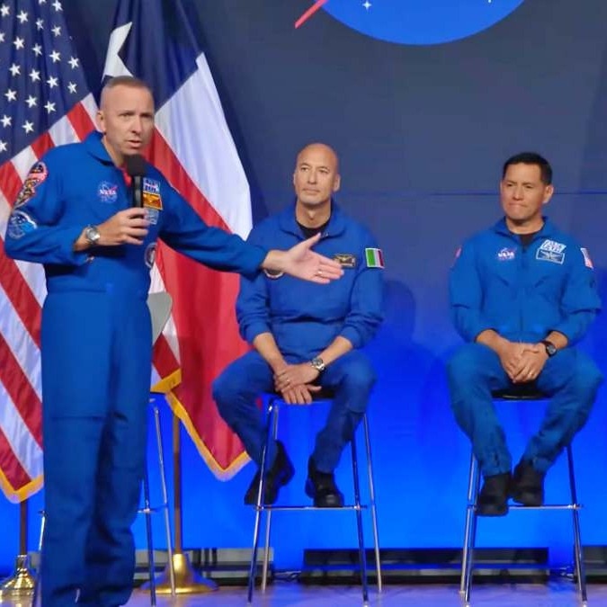 Test pilots, seasoned astronauts, surgeon: Meet Nasa's Artemis-III crew