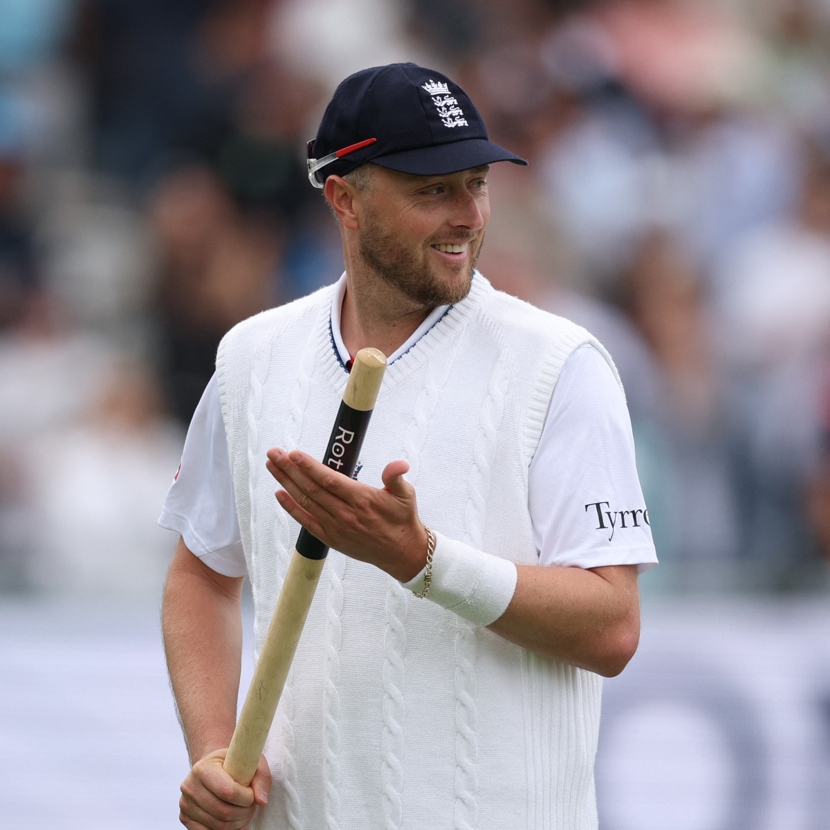 Comeback hero Robinson helps England crush New Zealand in Lord's rain-hit Test