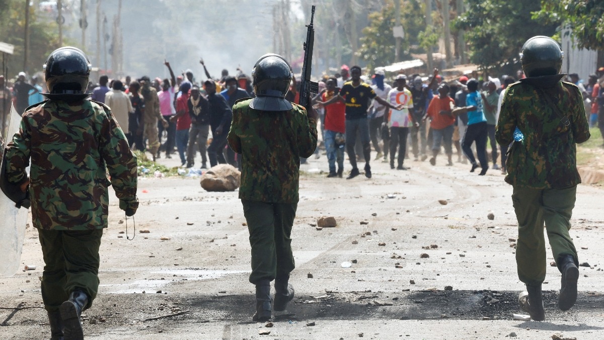 Police open fire at protestors in Kenya, 1 killed