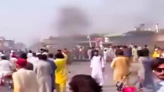 Pakistan Air Force trainer aircraft crash near Mardan kills two pilots