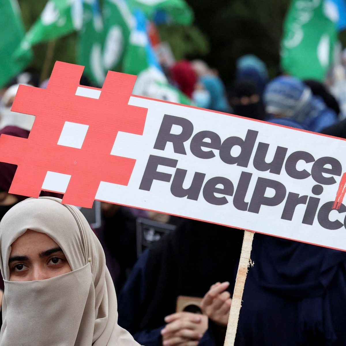 Islamabad businesses face 8 pm curfew as fuel, power pressures mount
