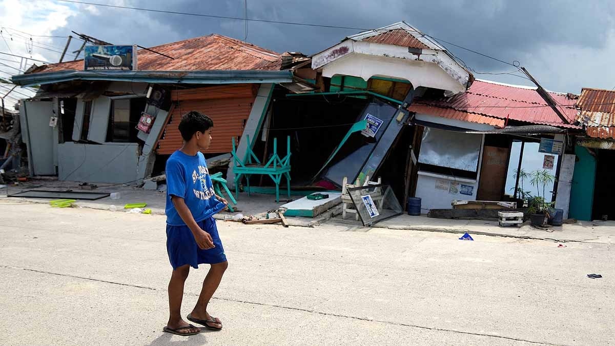 What triggered the 7.8 Philippines earthquake and why is the