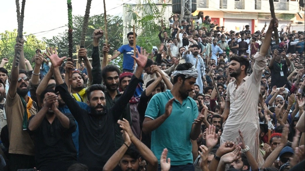 1.5 lakh Kashmiris march across POK as Pakistan st