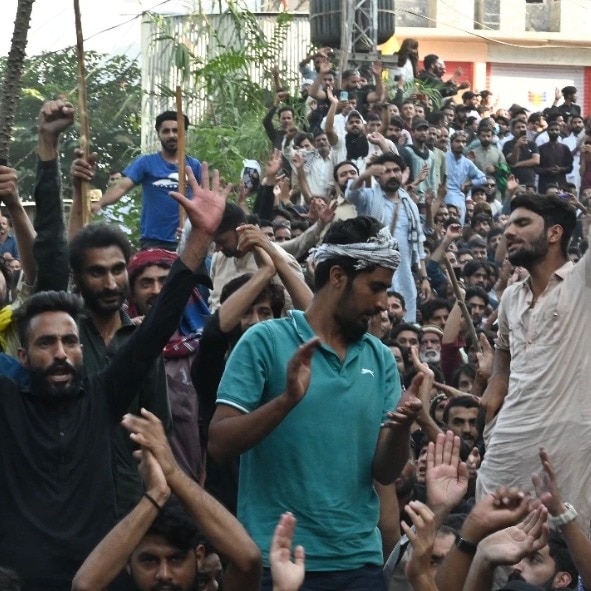 1.5 lakh Kashmiris march across POK as Pakistan steps up crackdown on protesters