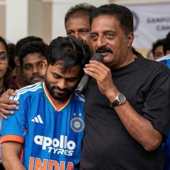 Prakash Raj joins Sonam Wangchuk at CJP's Bengaluru protest, urges youth to fight