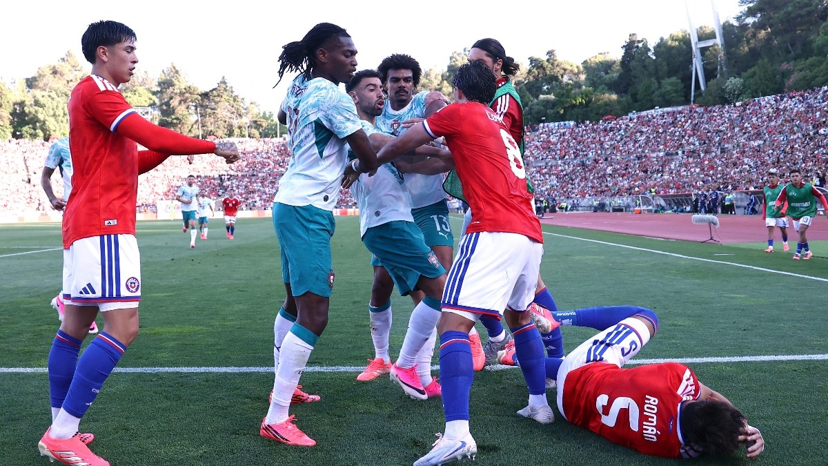 Portugal's Rafael Leao sent off for fistfight with Chile def