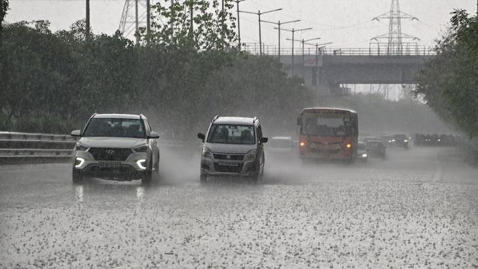 IMD had issued a nowcast warning predicting thunderstorms, moderate rain, lightning and gusty winds of 30-50 km/h. (Photo: PTI)