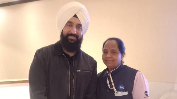 Raj Kundra (left) intervened after a passenger allegedly misbehaved with an airport employee. Raj Kundra