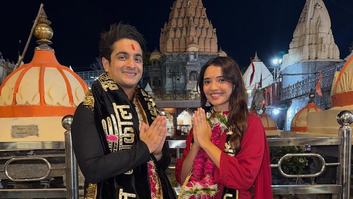 Ranveer Allahbadia, Juhi Bhatt visited Mahakaal temple in Ujjain to seek blessings. (Credit: Instagram/@beerbiceps) Ranveer Allahbadia, Juhi Bhatt