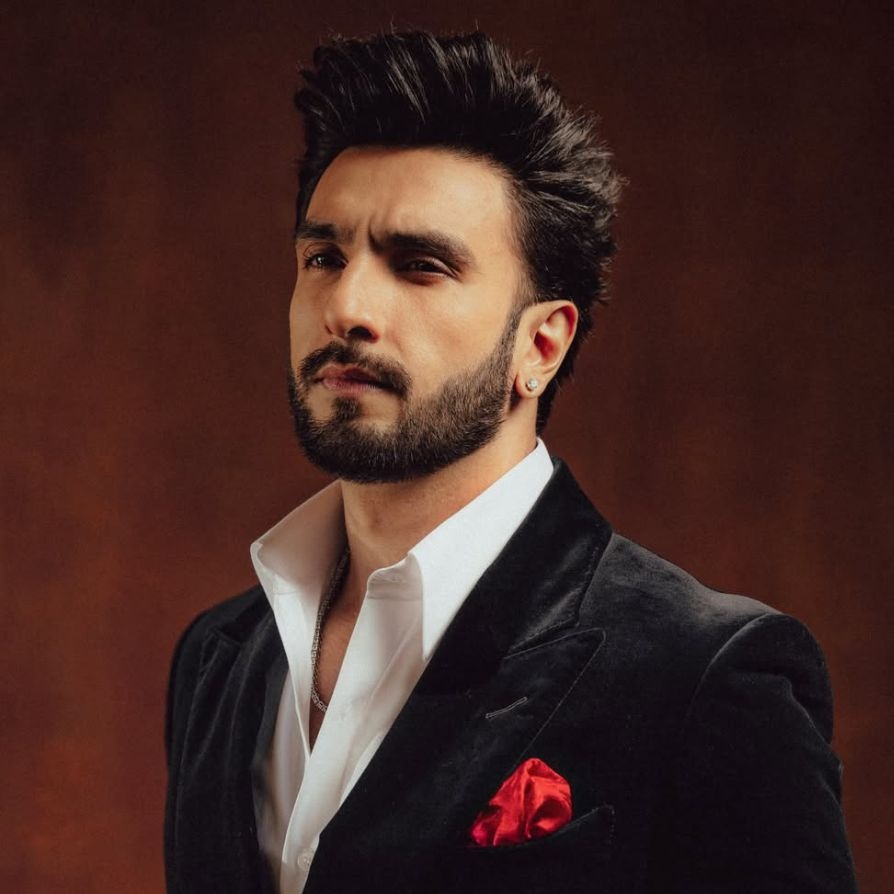 Tanmay Bhat's apparent Ranveer Singh jab leaves Varun Dhawan in splits