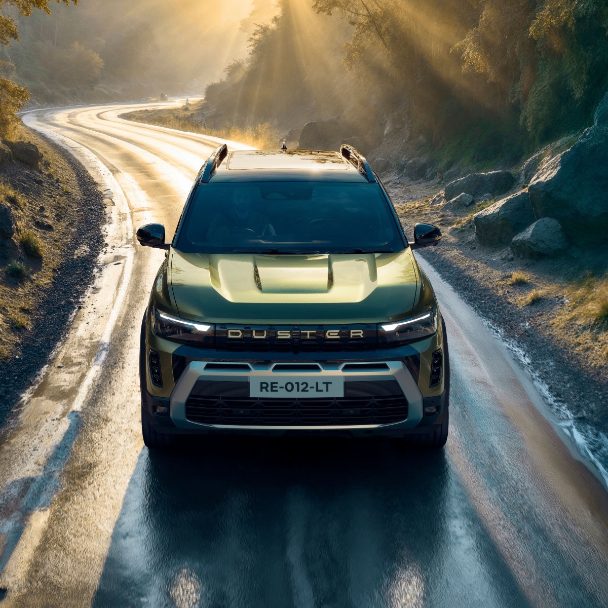 What is the claimed fuel-efficiency of the Renault Duster 1-litre manual?