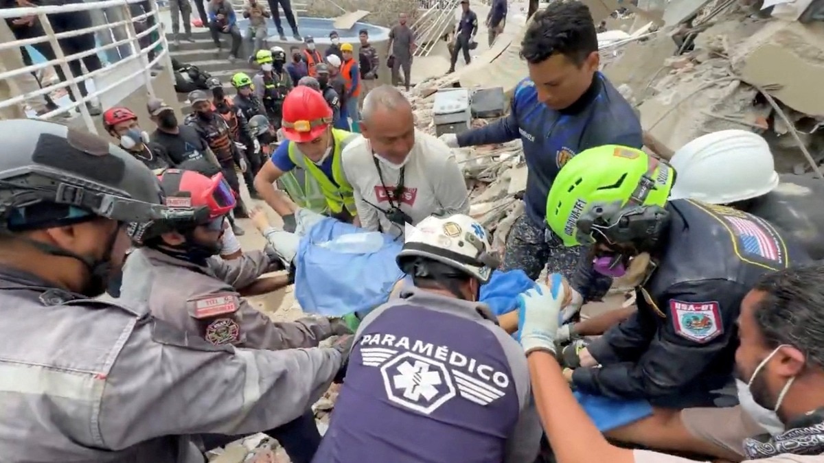 Buried under rubble for 32 hours, Venezuelan mother clung to hope and her baby
