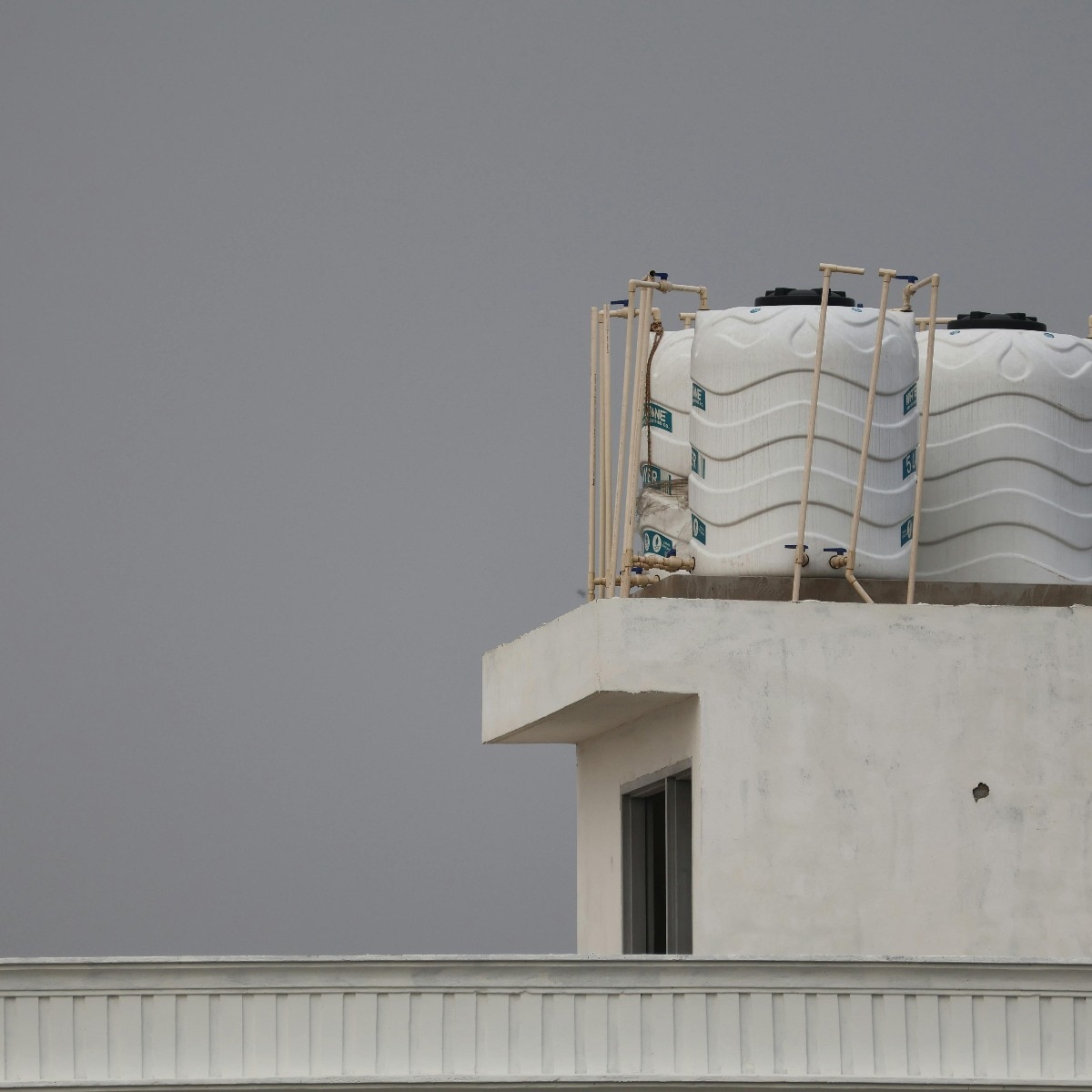 Why don't foreign homes have rooftop water tanks? Here's the answer
