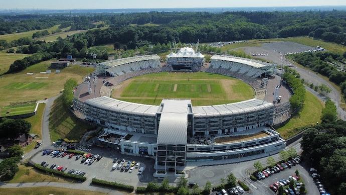 Capacity: 6,500