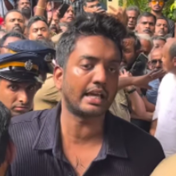 Actor Salim Kumar’s son Chandu asks paparazzi to back off at father’s funeral