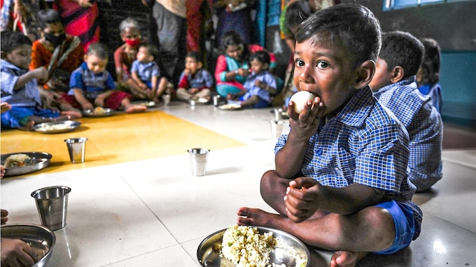 School meals are designed to nourish children during the years when nutrition has the greatest impact on lifelong health. (Photo: AFP)