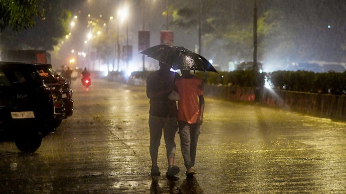 Season to shift: Heavy rains in Northeast, Bihar; heatwave in Delhi on Tuesday