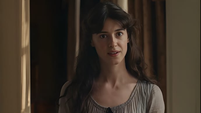 Daisy Edgar Jones in a still from Sense and Sensibility. (Credit: Focus Features) Sense and Sensibility trailer: Daisy Edgar-Jones leads new Jane Austen adaptation