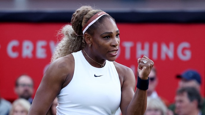 Serena Williams makes winning return to court at Queen's (Reuters Photo) Serena Williams