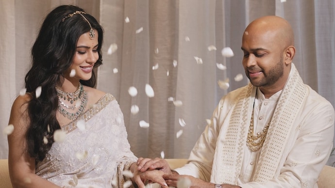 Actor Sharmiela Mandre got engaged to producer Sudhan Sundaram in Bengaluru on June 25 (Photo: Instagram/Sharmiela Mandre)