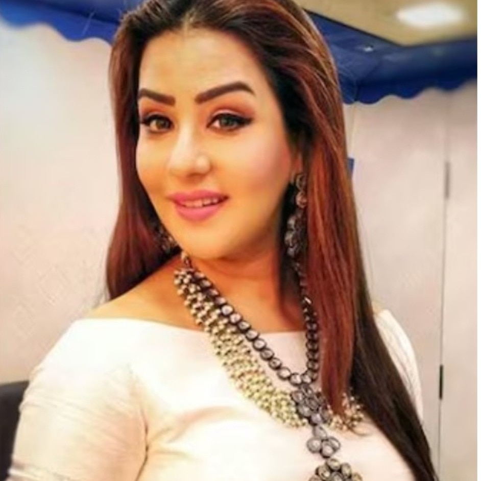 Shilpa Shinde mocks Hina Khan's Cancer amid false sexual harassment row